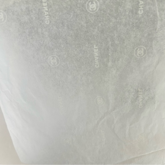 CHANEL GIFT BOX - Picture 11 of 11